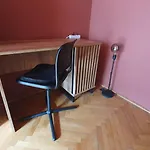 Rum i privatbostad W Lodzi, Komfortowe Pokoje, Wielkopolska 39 *