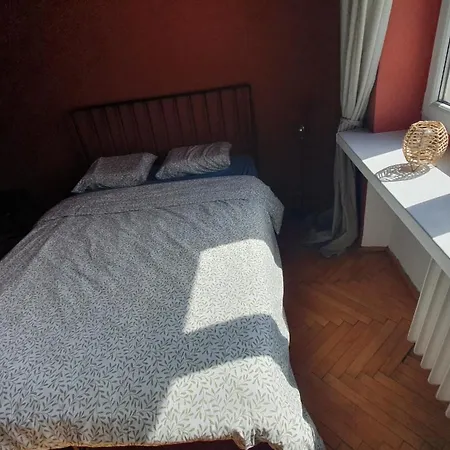 Rum i privatbostad W Lodzi, Komfortowe Pokoje, Wielkopolska 39